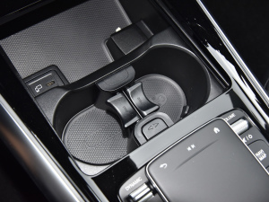 2022GLA 220 4MATIC ǰű