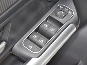 2022GLA 220 4MATIC п؅^(q)