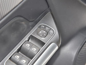 2022GLA 220 4MATIC п؅^(q)