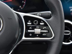 2022Ŀ GLA 200 п؅^