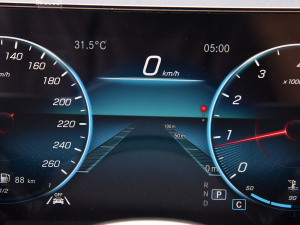 2022Ŀ GLA 200 п؅^(q)