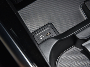 2022Ŀ GLA 200 п؅^(q)