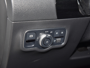 2022Ŀ GLA 200 п؅^(q)