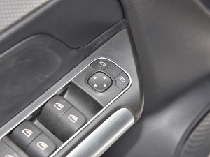 2022Ŀ GLA 200 п؅^(q)