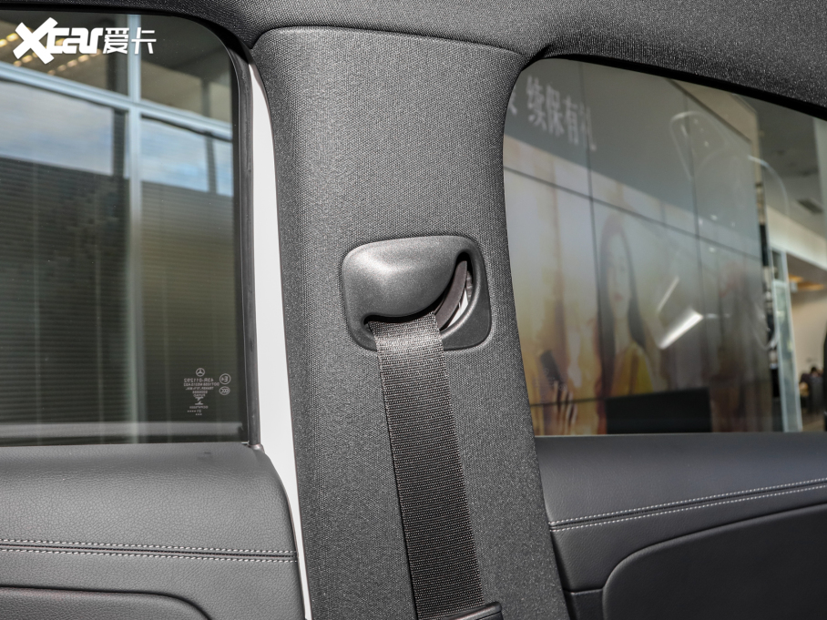 2022��YA�� A 180 L