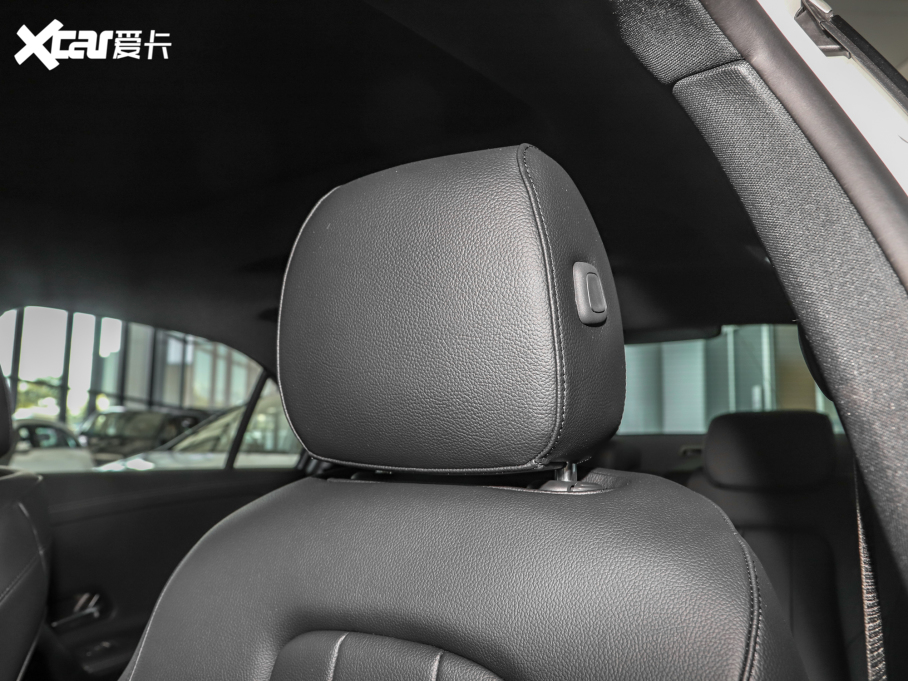 2022��YA�� A 180 L