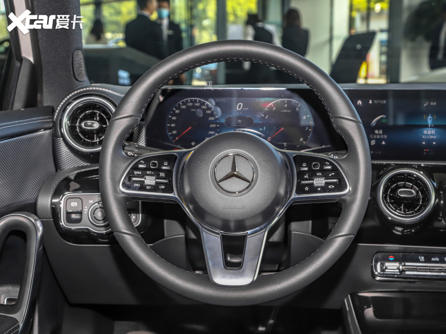 2022��YA�� A 180 L