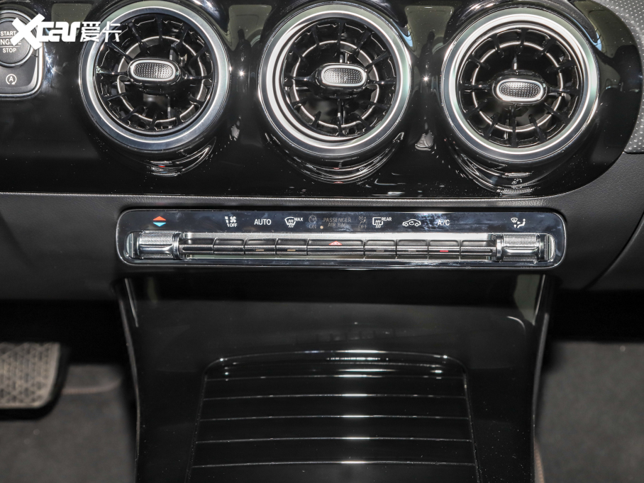 2022��YA�� A 180 L