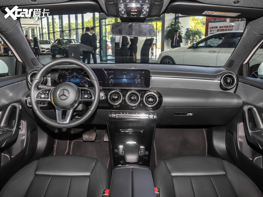 2022��YA�� A 180 L