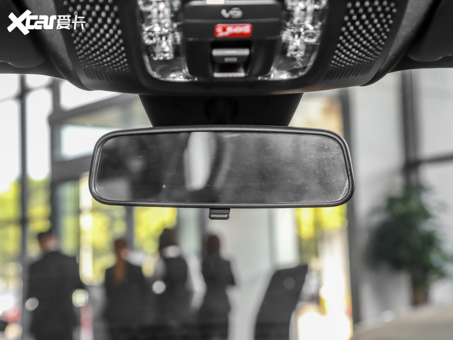 2022��YA�� A 180 L