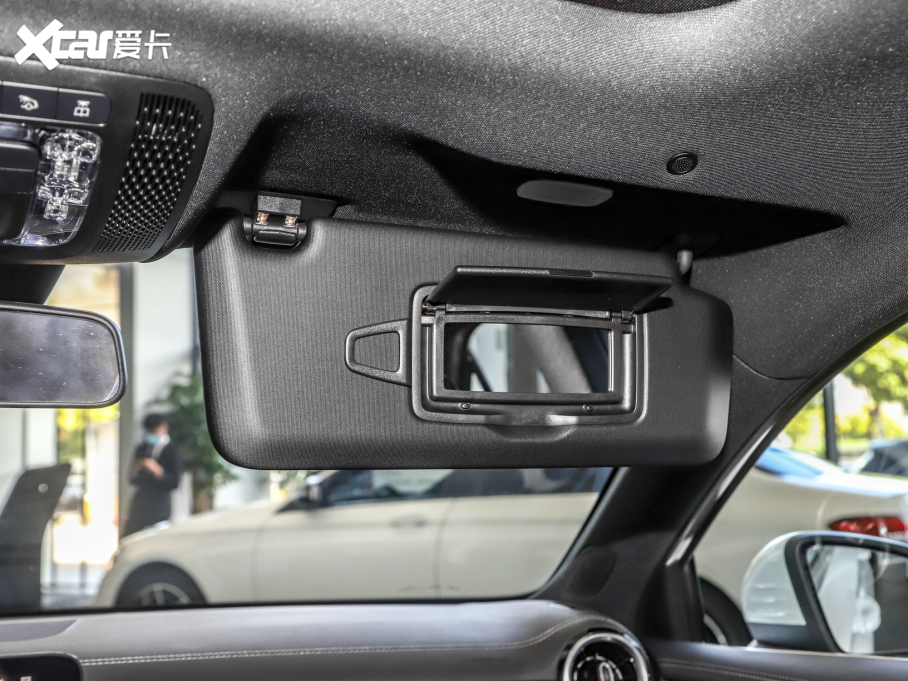 2022��YA�� A 180 L