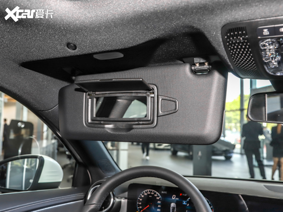 2022��YA�� A 180 L