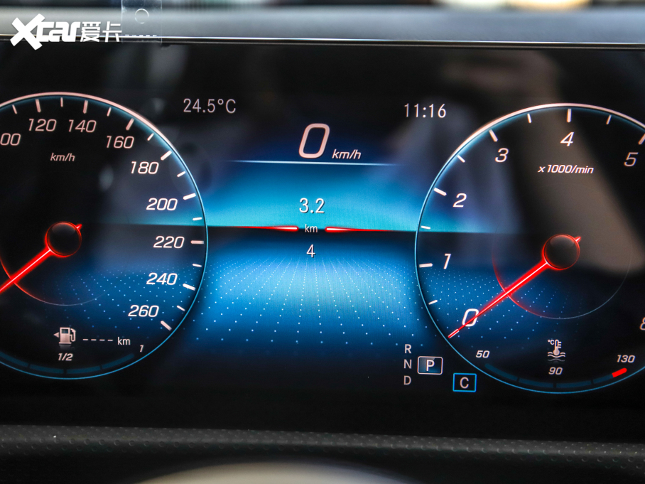 2022��YA�� A 180 L