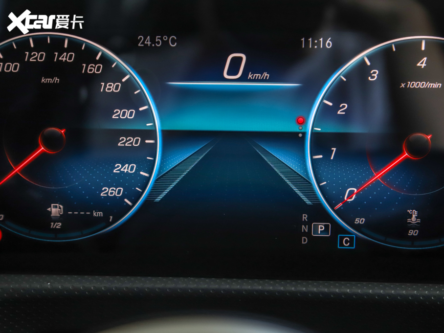 2022��YA�� A 180 L