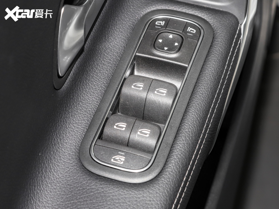 2022��YA�� A 180 L