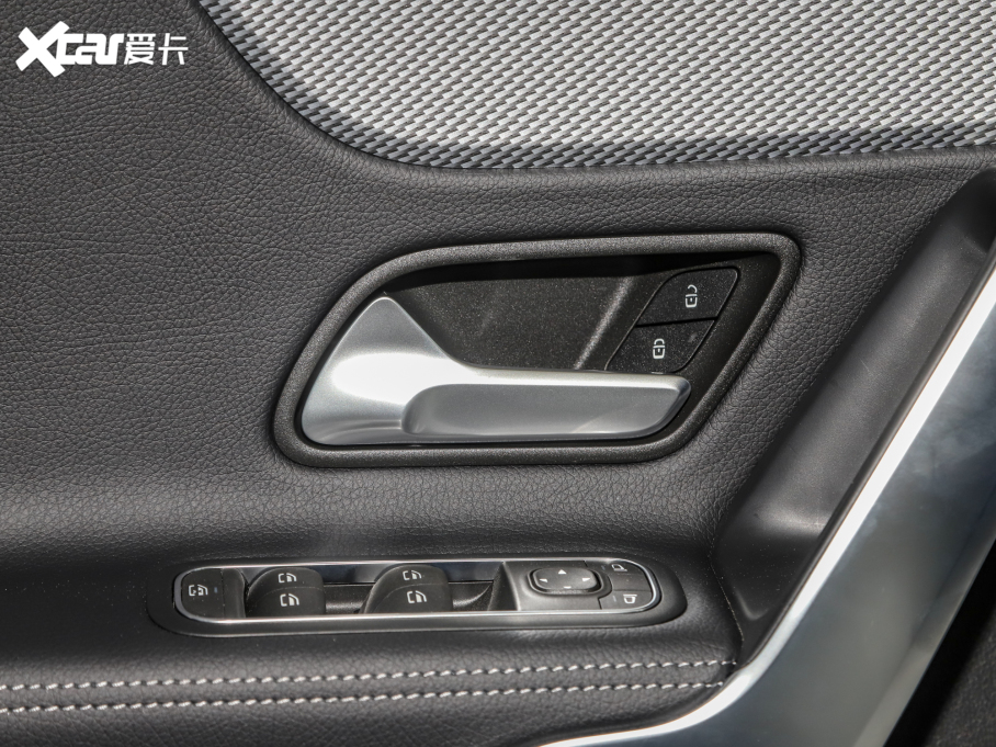 2022��YA�� A 180 L