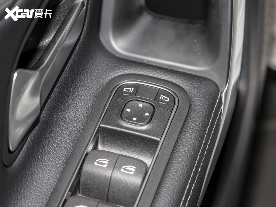 2022��YA�� A 180 L