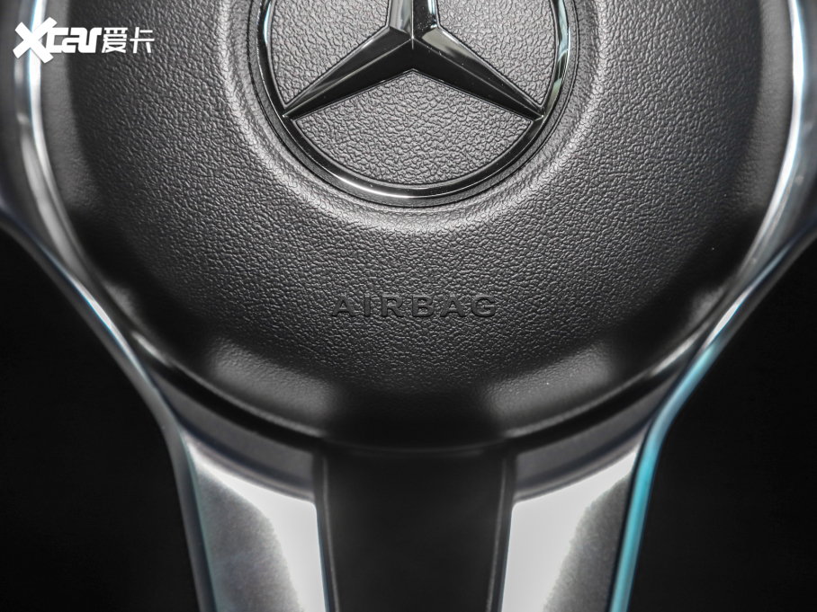 2022��YA�� A 180 L