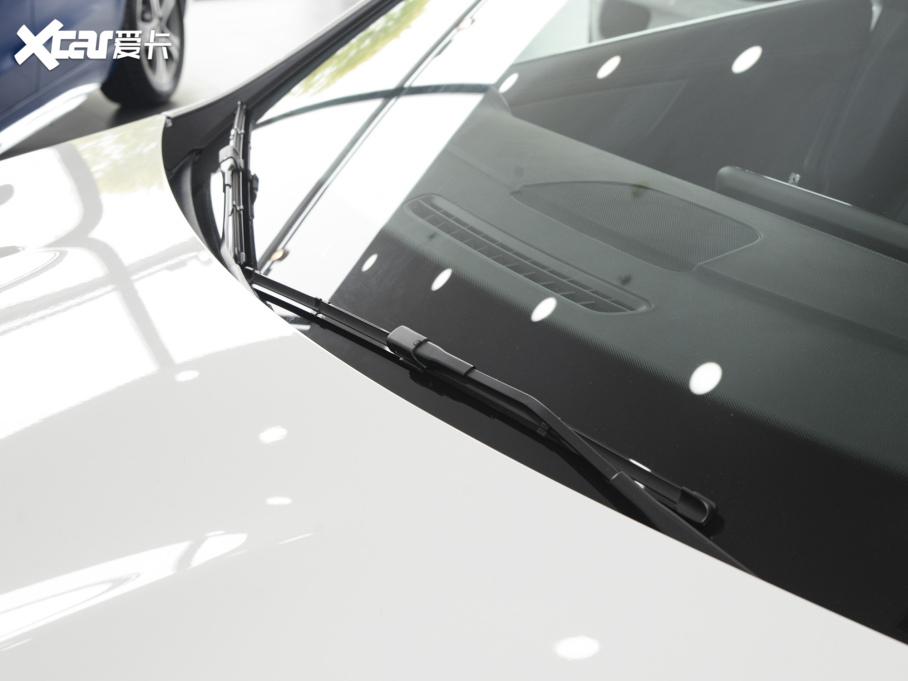 2022YA A 180 L \I܇