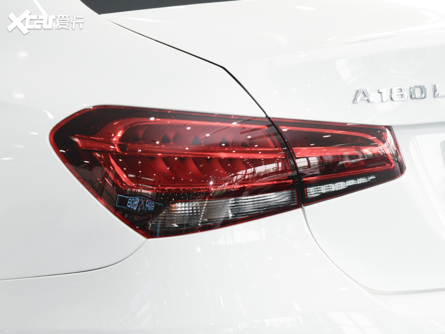 2022YA A 180 L \I܇