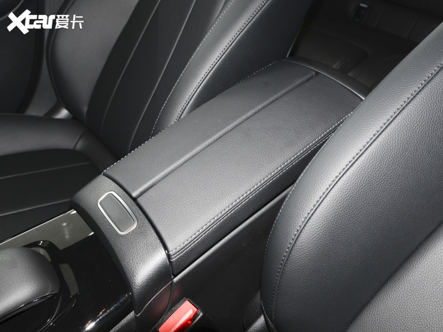 2022YA A 180 L \I܇