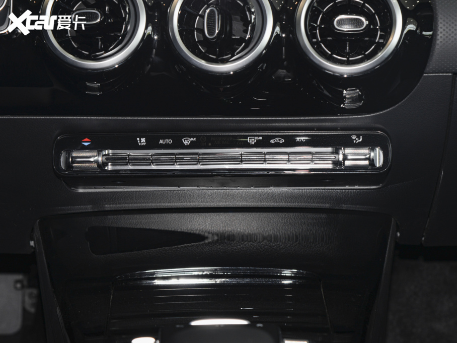 2022YA A 180 L \I܇