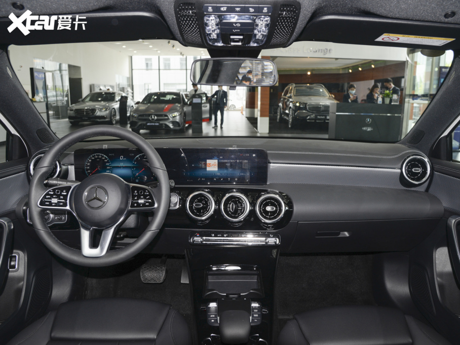 2022YA A 180 L \I܇