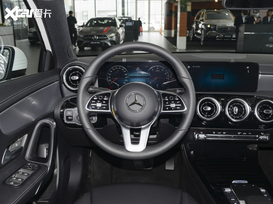 2022YA A 180 L \I܇