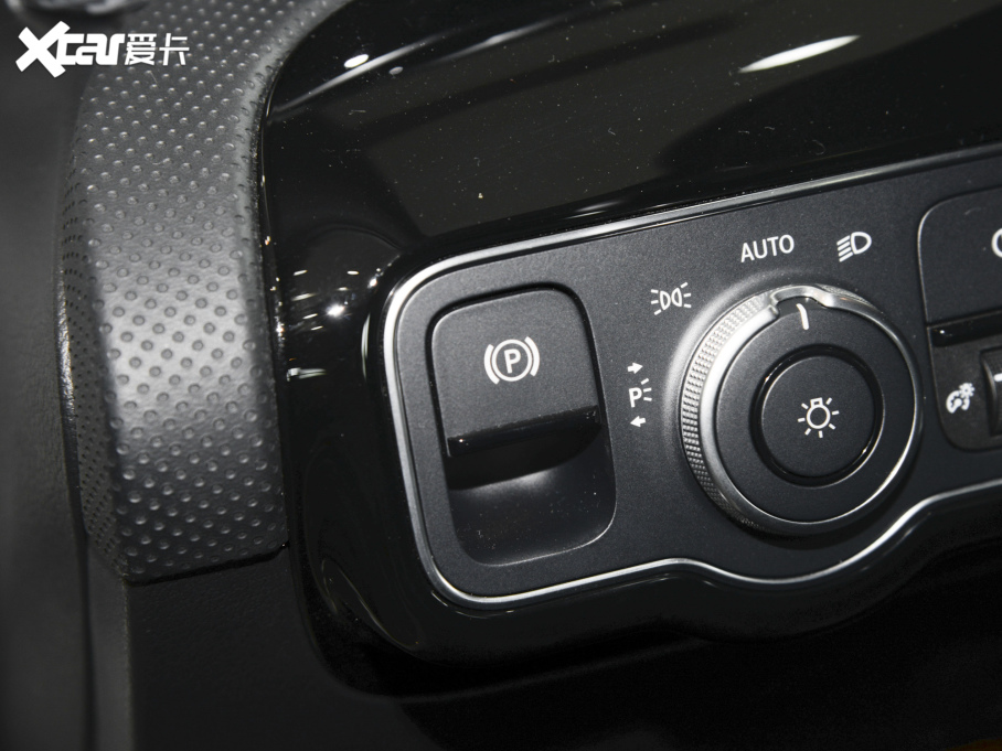 2022YA A 180 L \I܇