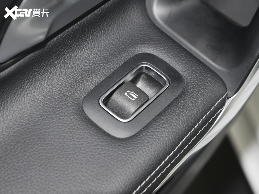 2022YA A 180 L \I܇