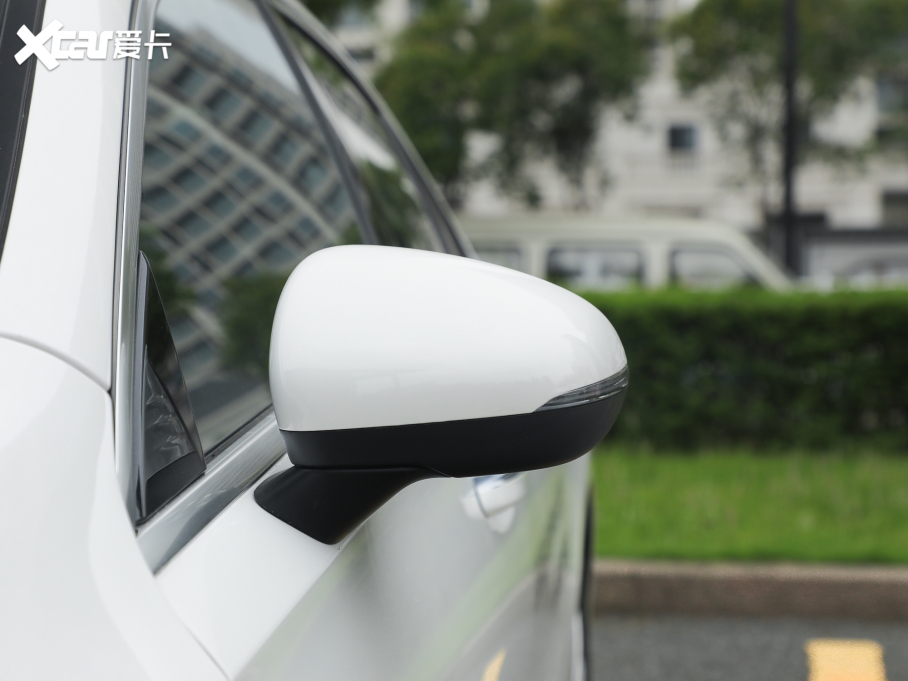 2022YA Ŀ A 200 L \I܇r