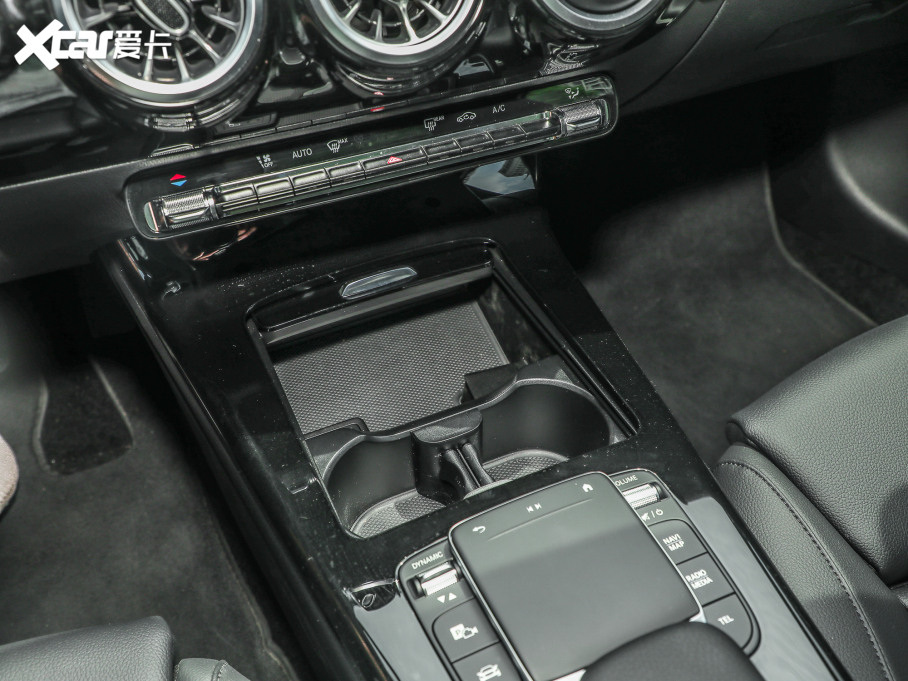 2022YA Ŀ A 200 L \I܇r