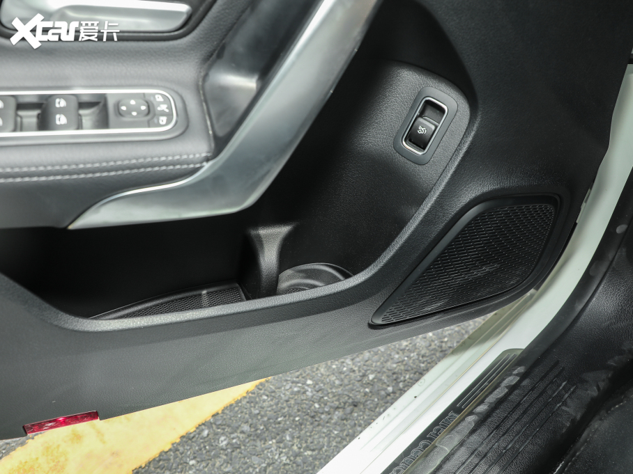 2022YA Ŀ A 200 L \I܇r