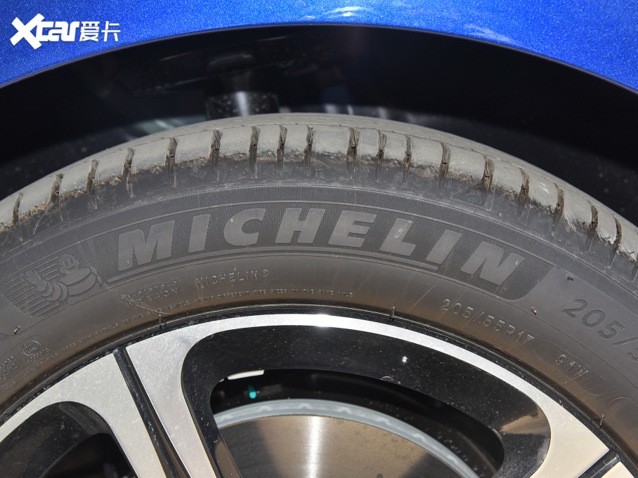 2022YA Ŀ A 200 L \I܇r