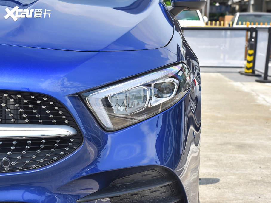 2022YA Ŀ A 200 L \I܇r