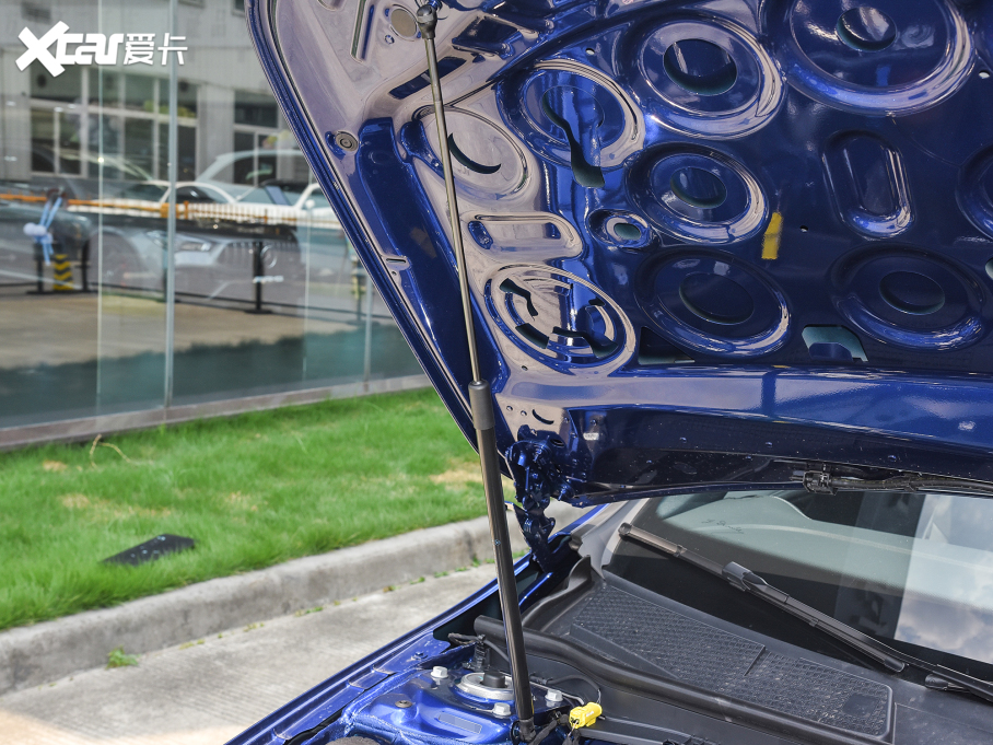 2022YA Ŀ A 200 L \I܇r