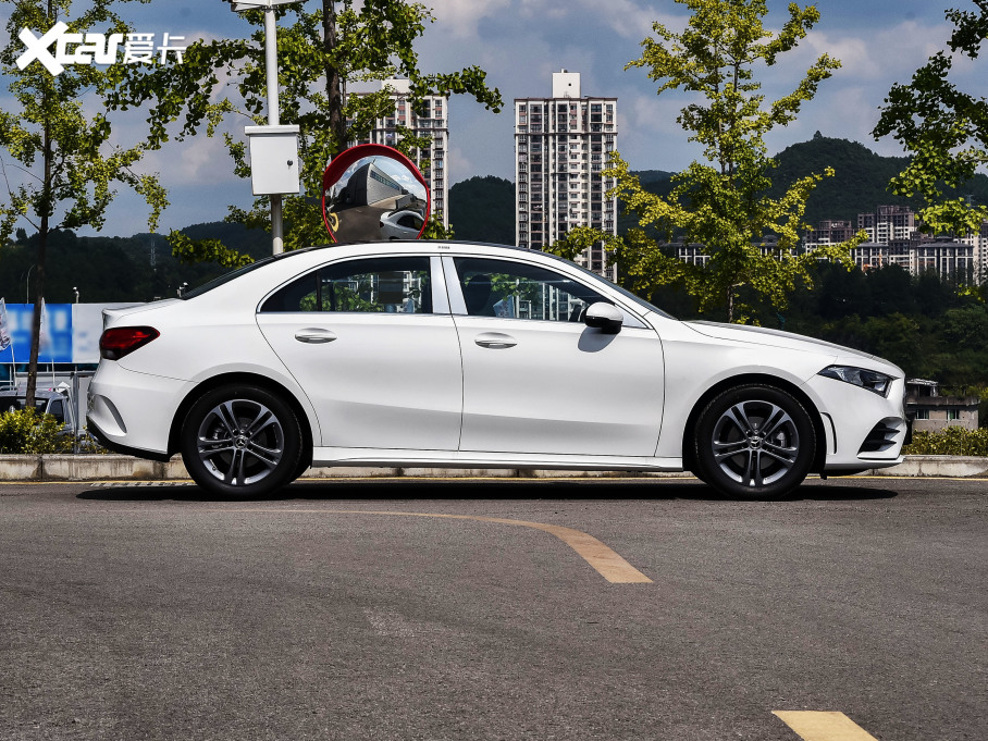 2022YA Ŀ A 180 L \I܇