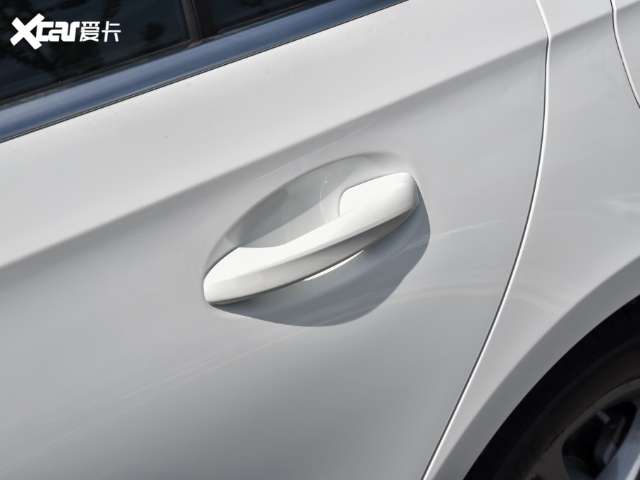 2022YA Ŀ A 180 L \I܇