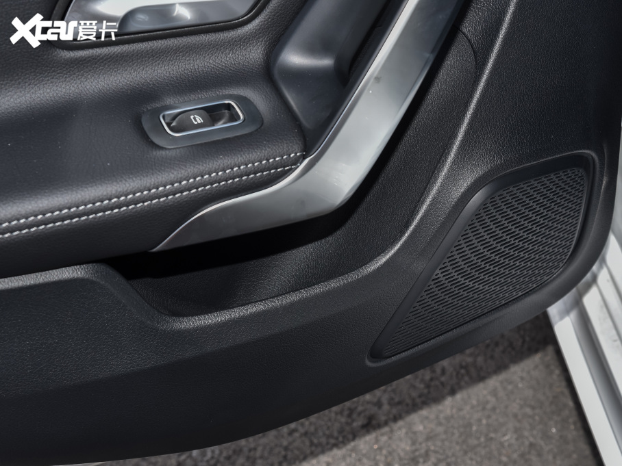 2022YA Ŀ A 180 L \I܇