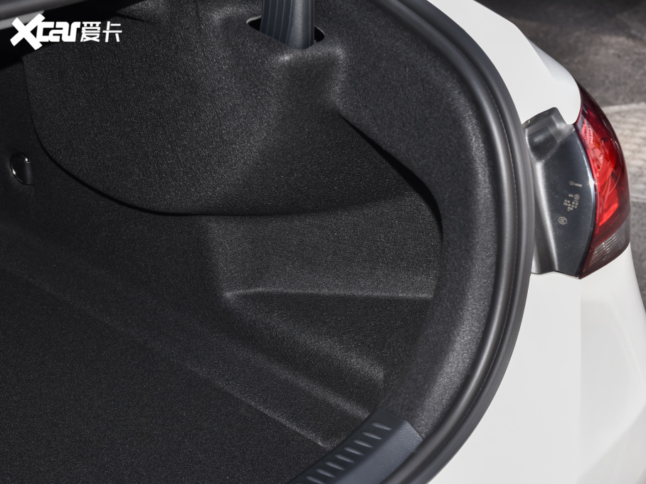 2022YA Ŀ A 180 L \I܇