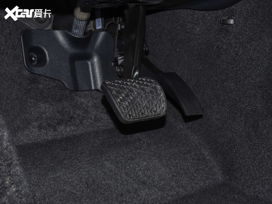 2022YA Ŀ A 180 L \I܇