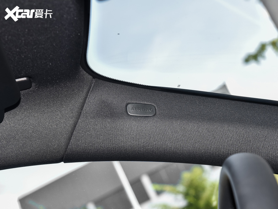 2022YA Ŀ A 180 L \I܇