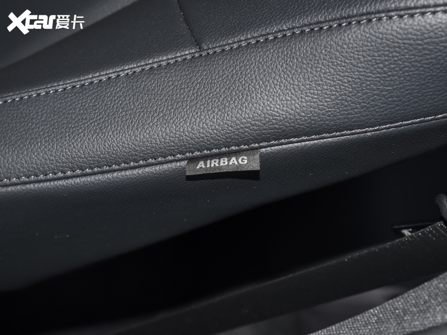 2022YA Ŀ A 180 L \I܇