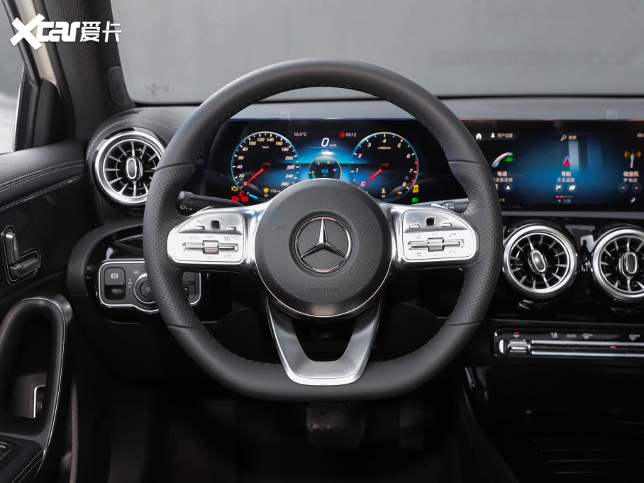 2022YA Ŀ A 200 L \I܇r