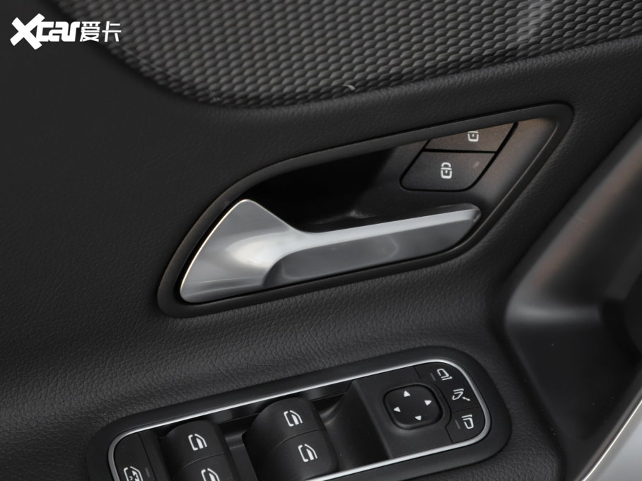 2022YA Ŀ A 200 L \I܇r