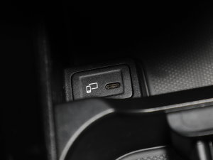 2022Ŀ A 200 L \I܇r п؅^