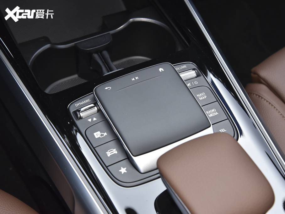 2022YGLB GLB 200 (dng)