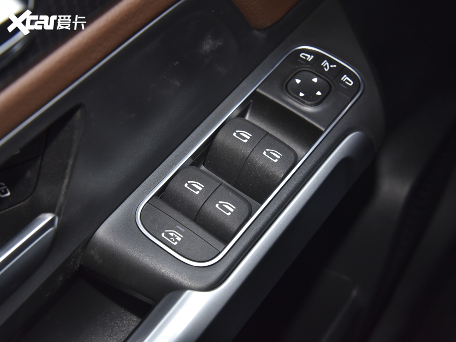 2022YGLB GLB 200 (dng)