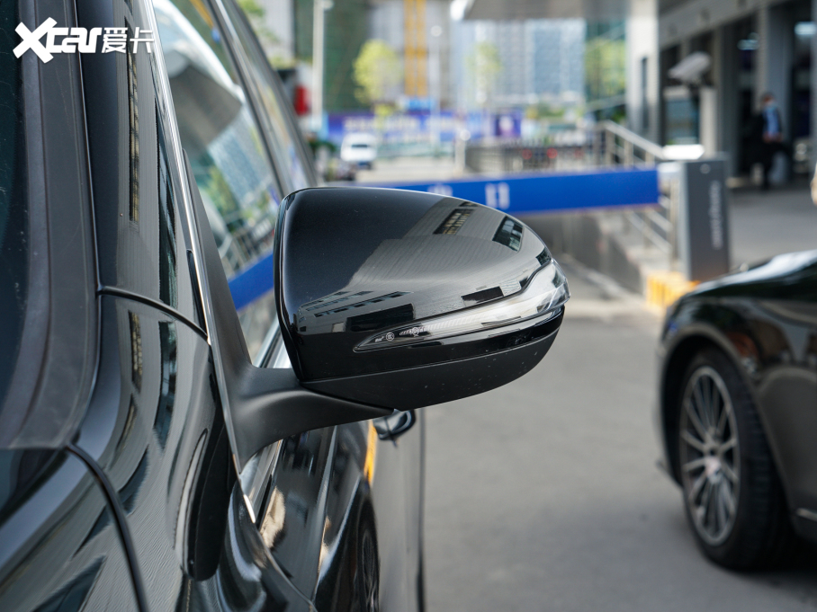 2022YGLB GLB 180 (dng)