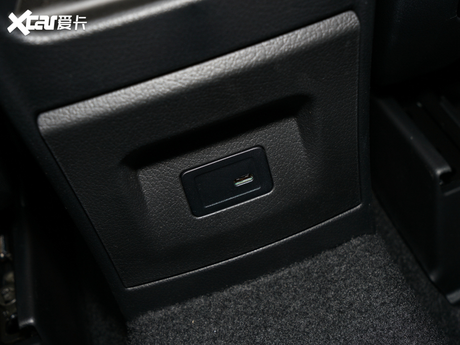 2022YGLB GLB 180 (dng)